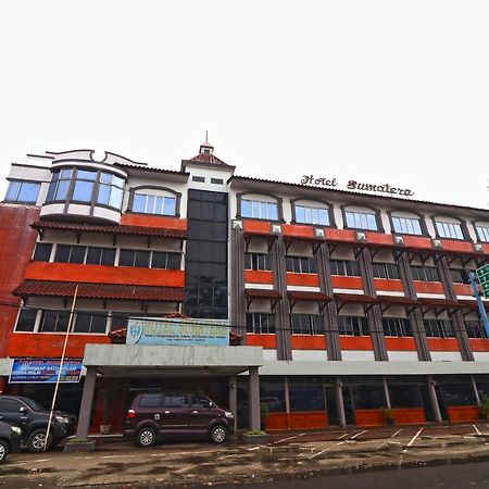 Hotel Sumatera Medan Extérieur photo