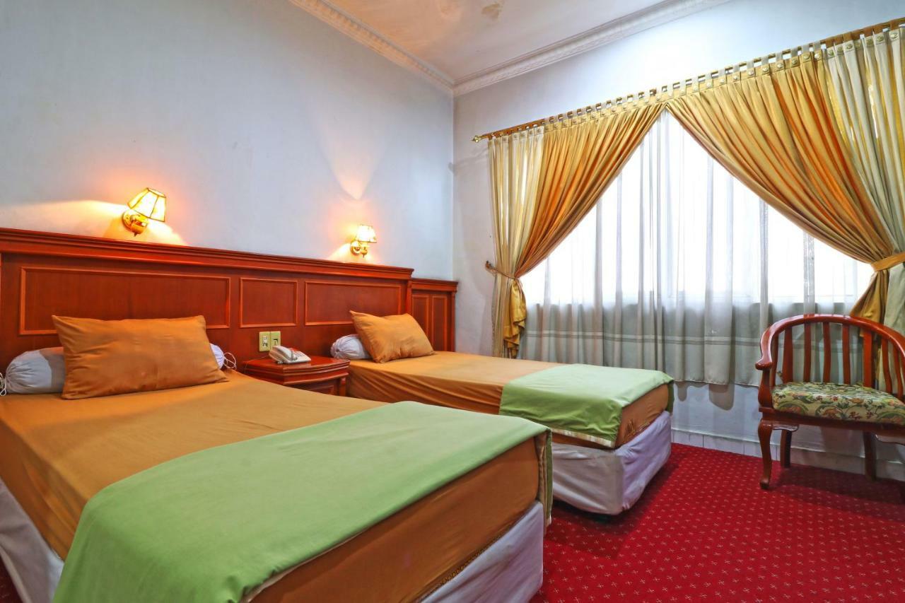 Hotel Sumatera Medan Extérieur photo